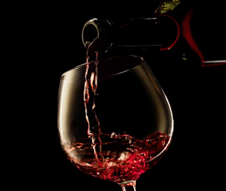 如何選購進口葡萄酒與國產(chǎn)葡萄酒？