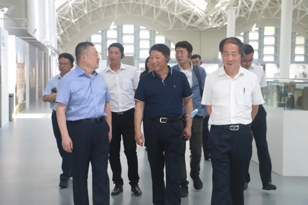 勁牌董事長吳少勛走進張裕，點贊張裕品位高、品質(zhì)好
