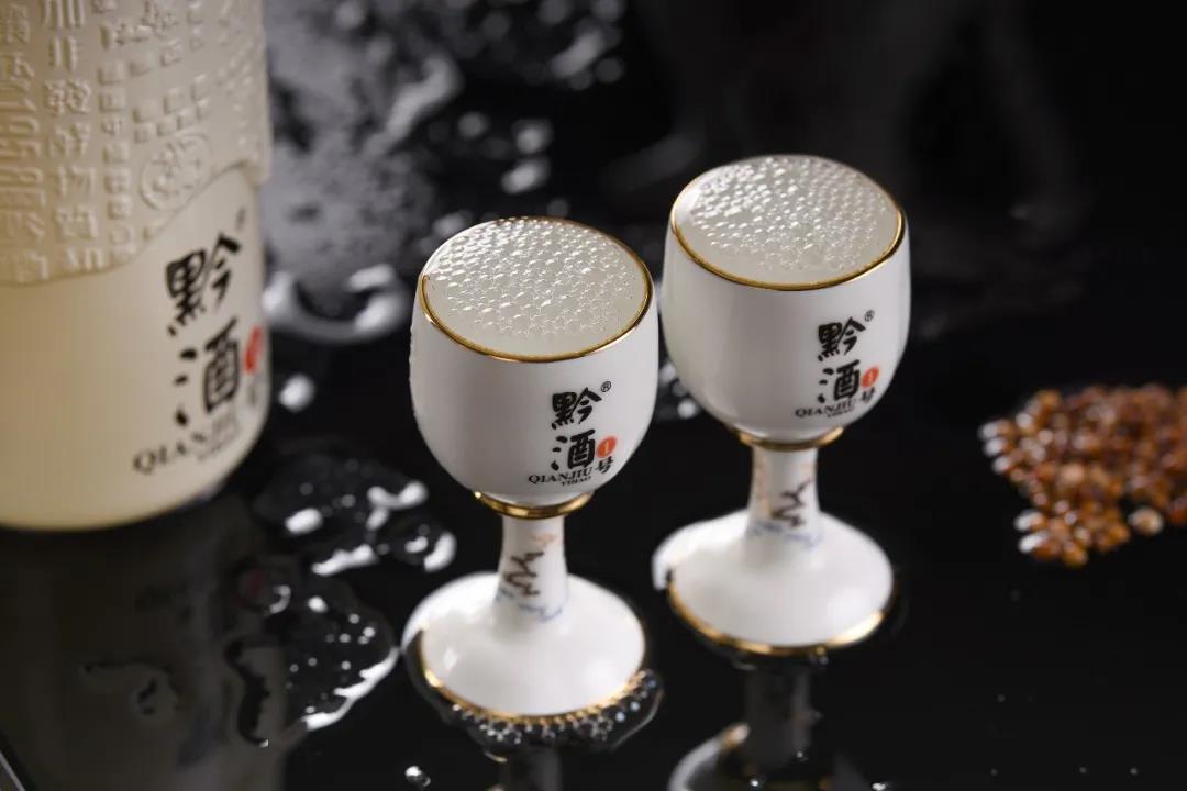 茅臺(tái)鎮(zhèn)中小酒企陷“品牌困境”？這里有一份突圍樣板