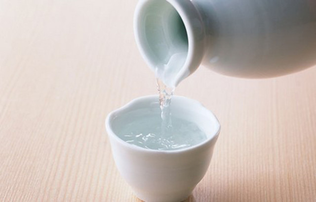 喝白酒為什么會上頭？是什么原因？