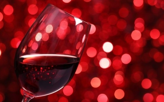 在經(jīng)期能喝葡萄酒嗎？飲用要注意什么？
