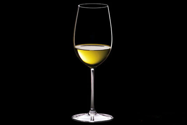 飲紅葡萄酒對皮膚美容有益，原因是什么？