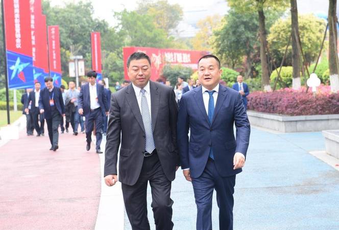 瀘州老窖集團(tuán)董事長屬于什么級(jí)別(瀘州老窖集團(tuán)董事長行政級(jí)別)