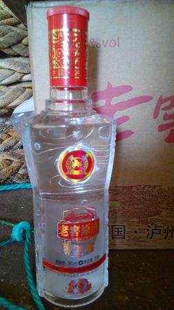 四川老窯多少錢(qián)一箱(四川老窖42度多少錢(qián)一箱)