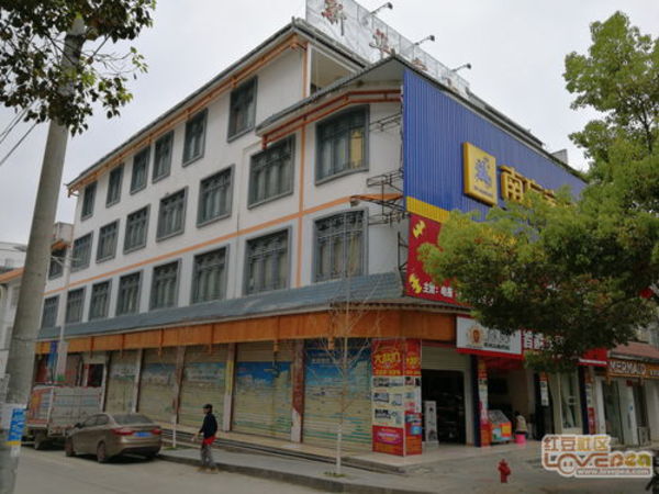 廣西中天酒莊價(jià)格(中天酒莊木龍珠多少錢(qián))