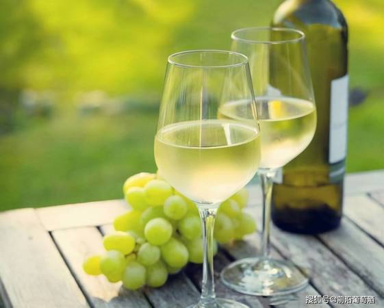 一瓶白葡萄酒會(huì)醉嗎(一瓶白葡萄酒會(huì)醉么)